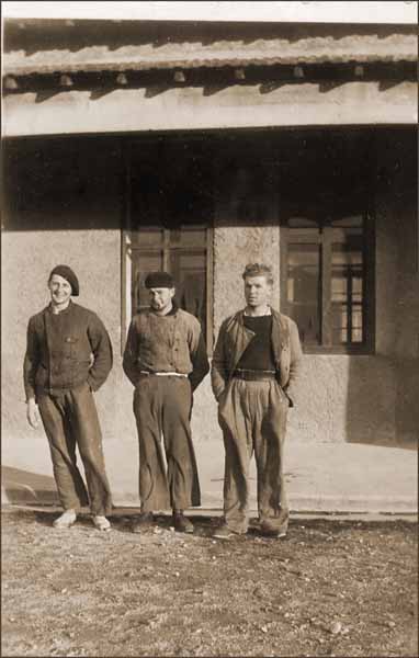 10  1937 Istres école de l'Air Penzini à gauche et Baudet à droite