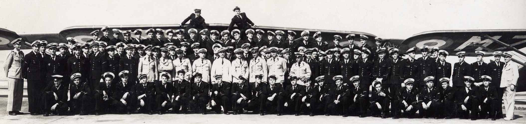 16 Istres école de l'Air promotion 1936-1938 