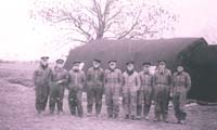 11 La première escadrille du GC 1/5 devant sa tente à S uippes ( près de Reims) en 1940. 