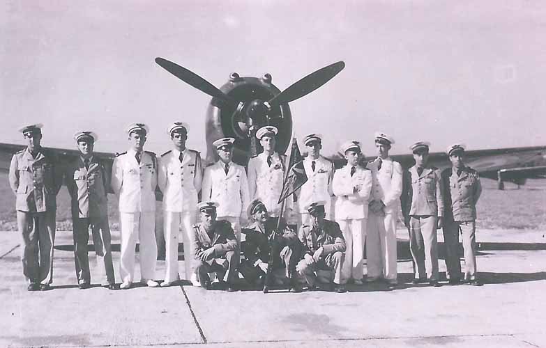 11 Penzini pilote avec son groupe de chasse 1/5 à Rabat en 1941
