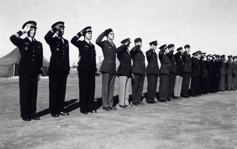 26 Penzini pilote_coastal command en AFN_  Penzini pilote_coastal command en AFN_général de Gaulle_13/04/1944_Oran La Sénia_GC 1/5 "Champagne" _Murtin