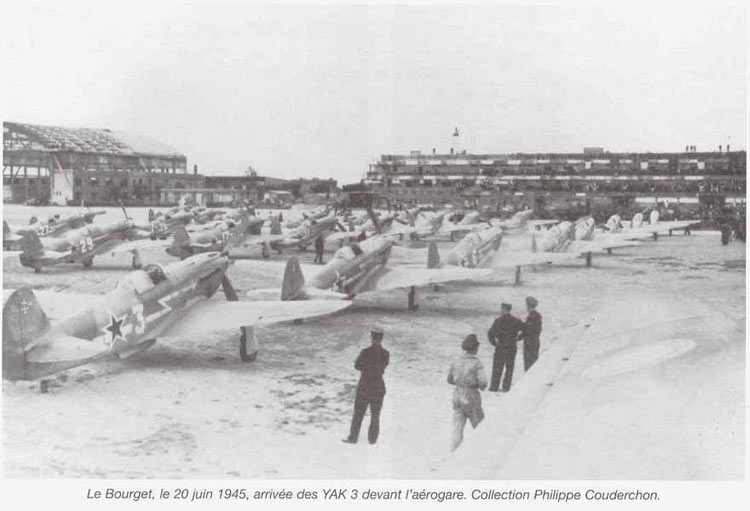 23 Les Yaks3 alignés à l'arrivée au Bourget