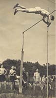 03 Penzini au saut à la perche en 1938