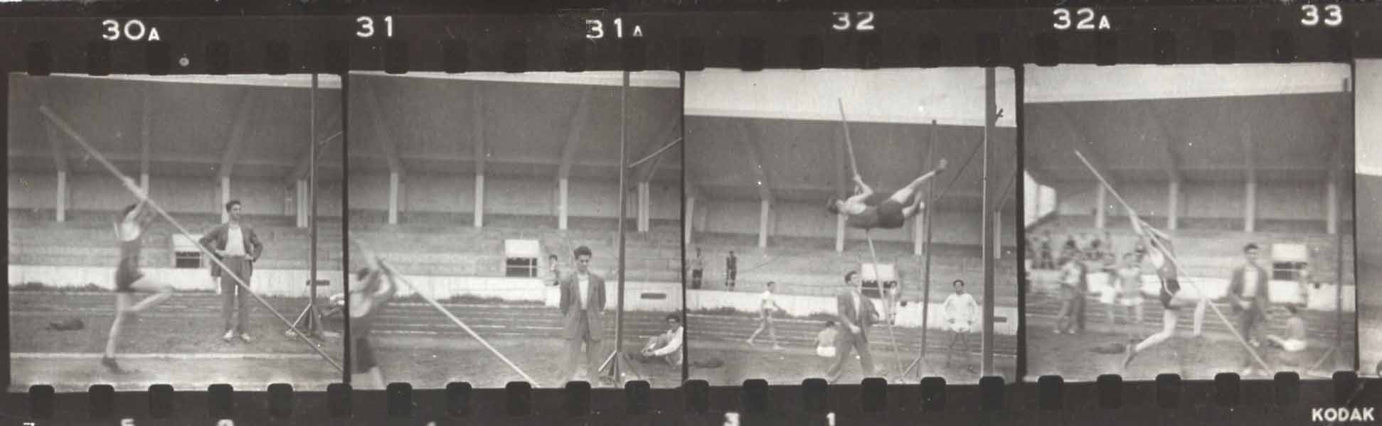 47. Penzini au saut à la perche en bambou au Maroc en 1948 à 34 ans !